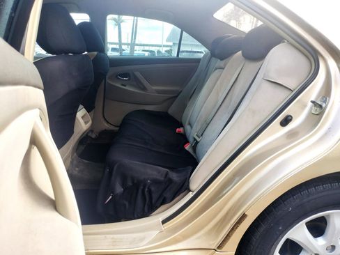 Used 2011 Toyota Camry LE w/ LE Extra-Value Pkg image 9