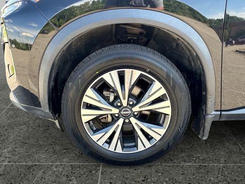 Used 2022 Nissan Rogue SV FWD image 14