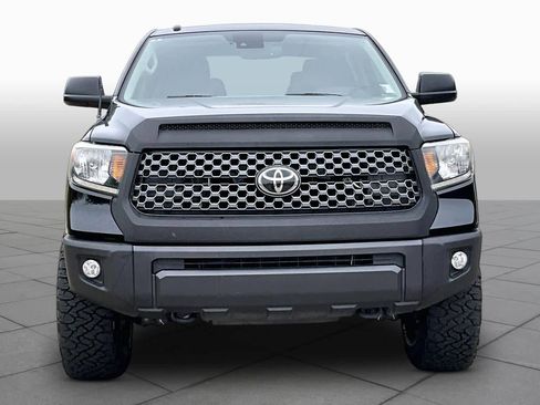 Used 2019 Toyota Tundra SR5 w/ SR5 Upgrade Package AWD/4WD image 4