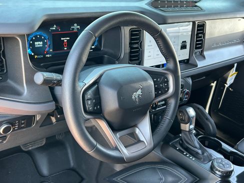 New 2025 Ford Bronco Badlands w/ Sasquatch Package AWD/4WD image 9