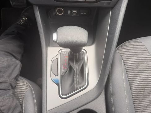 Used 2019 Kia Niro LX FWD image 28