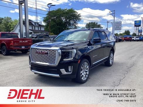 Used 2022 GMC Yukon Denali w/ Denali Premium Package AWD/4WD image 3