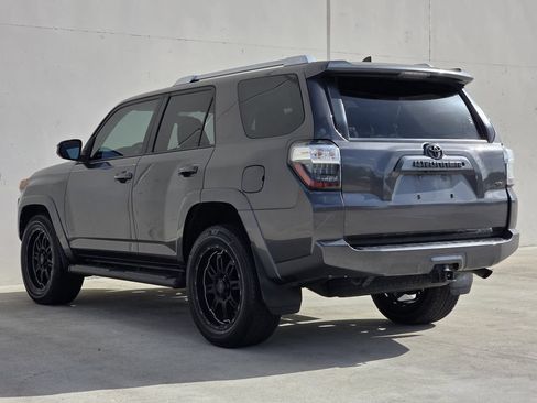 Used 2018 Toyota 4Runner SR5 RWD image 3