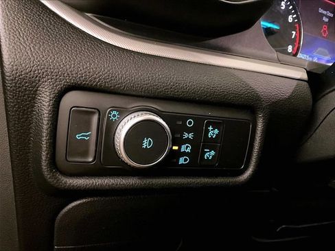 Used 2020 Ford Explorer XLT w/ Equipment Group 202A AWD/4WD image 31