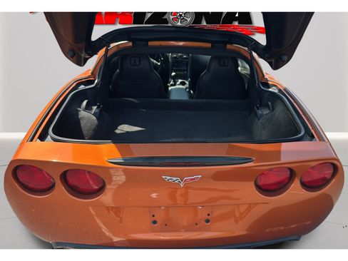 Used 2007 Chevrolet Corvette Coupe w/ Preferred Equipment Group RWD image 32