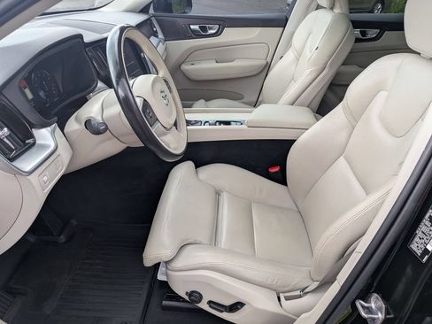 Used 2019 Volvo XC60 T6 Momentum w/ Protection Package Premier AWD/4WD image 16