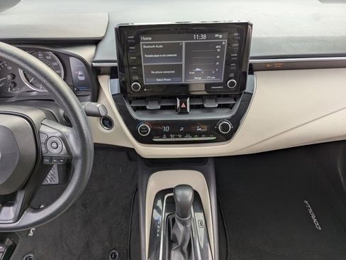 Used 2022 Toyota Corolla LE image 17