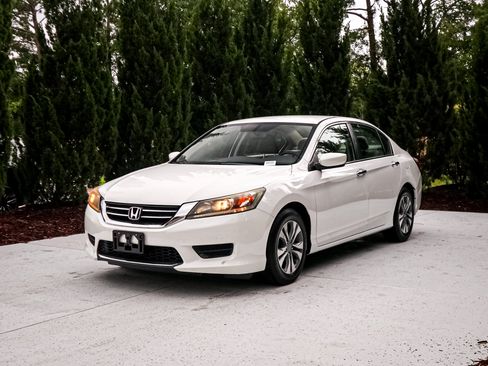 Used 2015 Honda Accord LX image 5