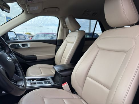 Used 2020 Ford Explorer XLT w/ Equipment Group 202A image 27