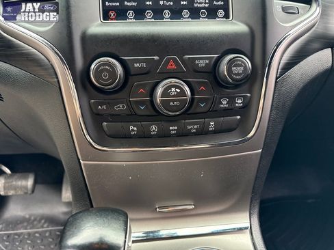 Used 2021 Jeep Grand Cherokee Laredo w/ Security & Convenience Group image 21