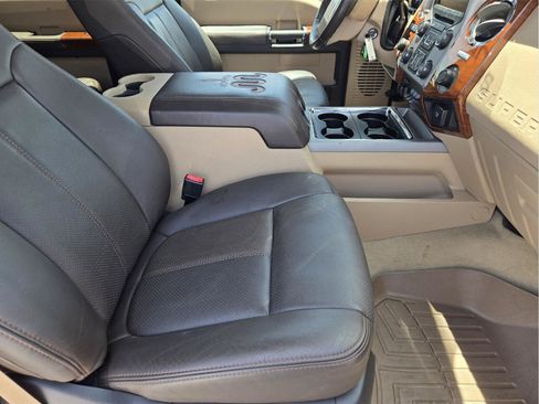 Used 2016 Ford F250 King Ranch w/ FX4 Off-Road Package AWD/4WD image 14