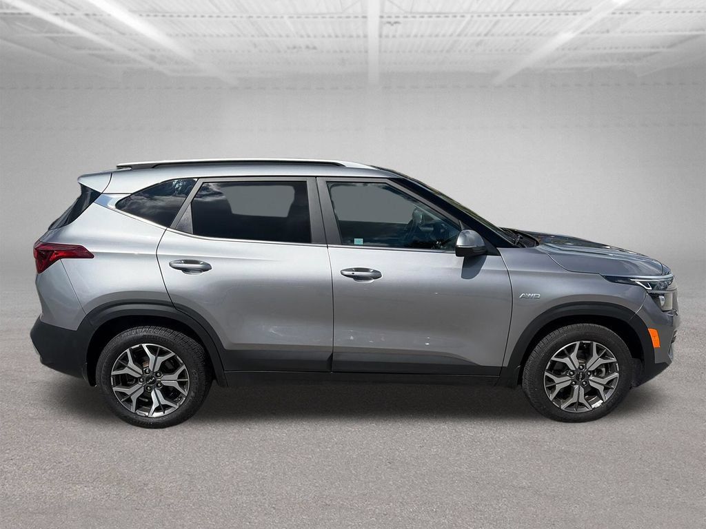Used 2022 Kia Seltos EX AWD/4WD image 13