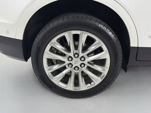 Used 2018 Cadillac XT5 Platinum w/ Driver Assist Package AWD/4WD image 34