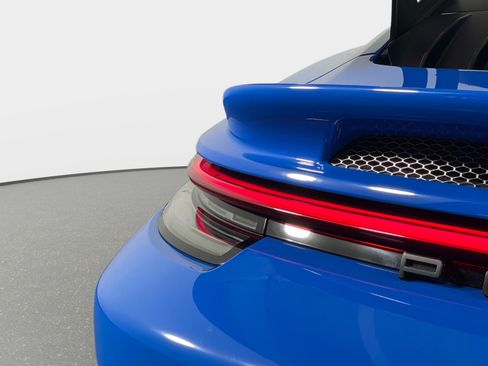 Used 2022 Porsche 911 GT3 RWD image 9