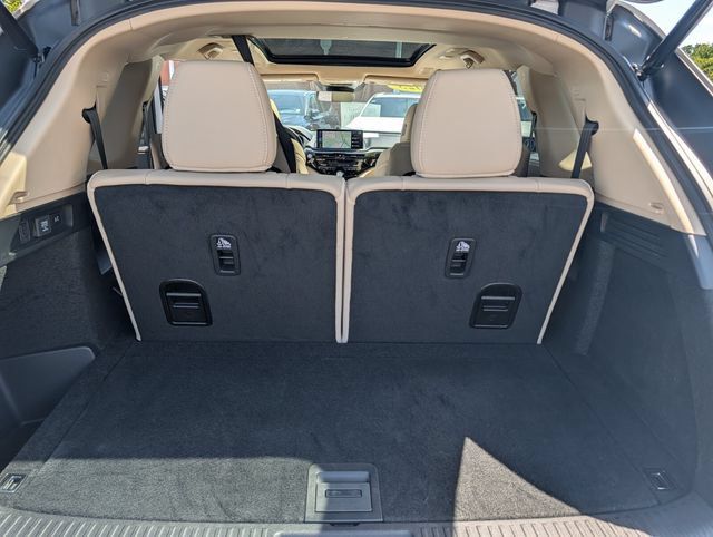 Used 2025 Acura MDX w/ Technology Package FWD image 19