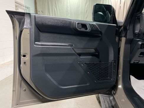 Used 2025 Ford Bronco Outer Banks AWD/4WD image 6