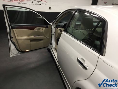 Used 2011 Toyota Avalon Limited image 18