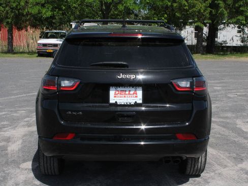 Used 2022 Jeep Compass High Altitude AWD/4WD image 6
