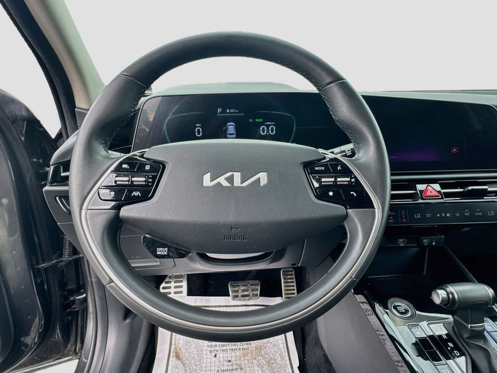 Certified 2023 Kia Niro EX Touring FWD image 14
