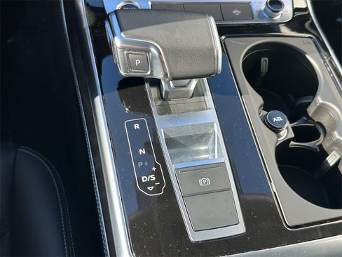 Used 2023 Audi Q8 Premium Plus w/ Premium Plus Package image 29