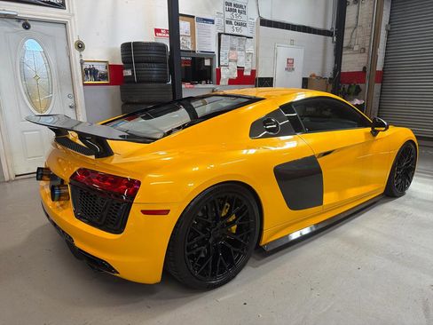 Used 2017 Audi R8 V10 plus image 5