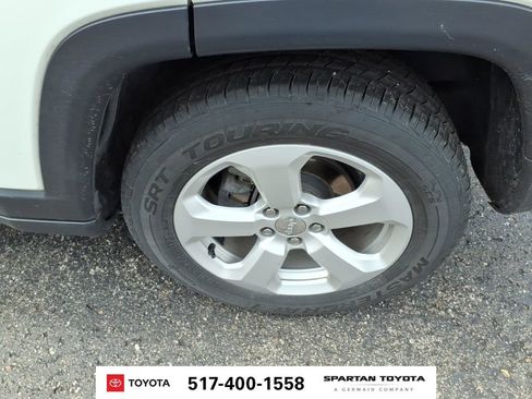 Used 2019 Jeep Compass Latitude w/ Popular Equipment Group FWD image 10