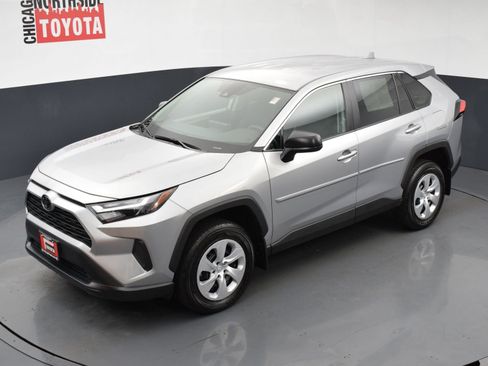 Used 2025 Toyota RAV4 LE AWD/4WD image 23