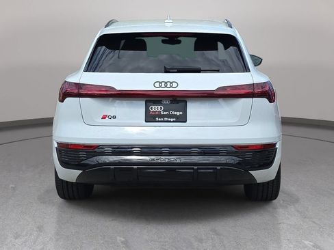 Used 2024 Audi Q8 e-tron Prestige AWD/4WD image 7