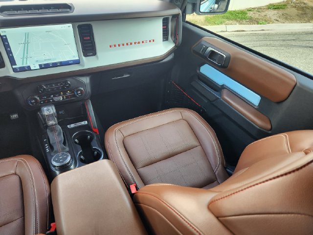 Certified 2024 Ford Bronco Heritage Edition AWD/4WD image 17