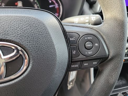 Used 2024 Toyota RAV4 LE FWD image 27