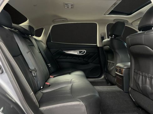 Used 2017 INFINITI Q70 L 3.7 w/ Deluxe Touring Package image 24