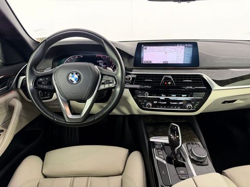 Used 2020 BMW 530i w/ Convenience Package RWD image 31