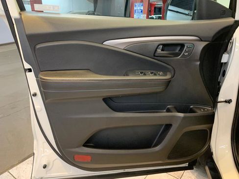 Used 2022 Honda Passport TrailSport image 16
