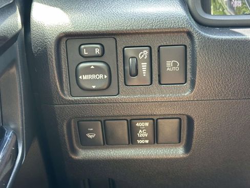Used 2020 Toyota 4Runner TRD Off-Road AWD/4WD image 21