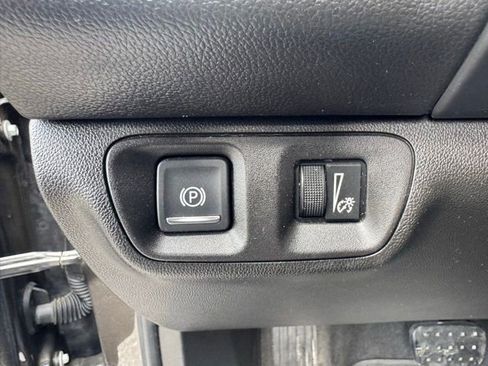 Used 2020 GMC Acadia SLE FWD image 25