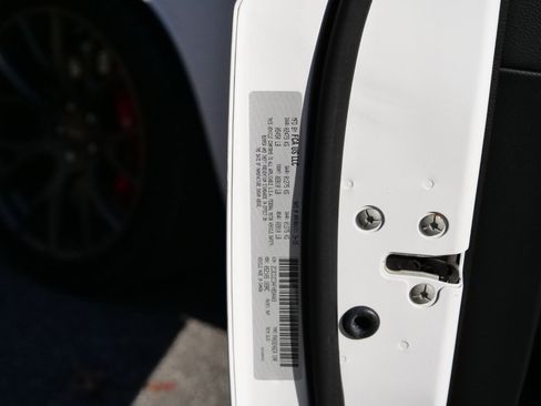 Used 2015 Dodge Challenger SRT Hellcat image 54