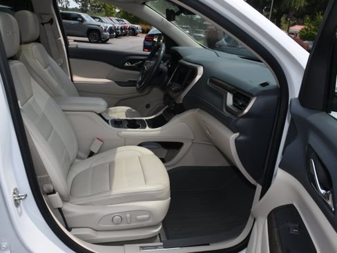 Used 2023 GMC Acadia Denali w/ Denali Technology Package FWD image 23