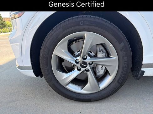 Certified 2026 Genesis GV70 2.5T Select AWD/4WD image 17
