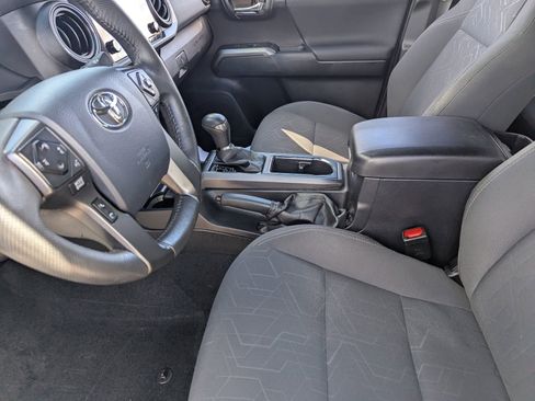 Used 2017 Toyota Tacoma TRD Off-Road w/ Tow Package image 16