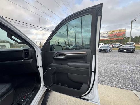 Used 2024 Chevrolet Silverado 1500 LT Trail Boss w/ Convenience Package II image 37