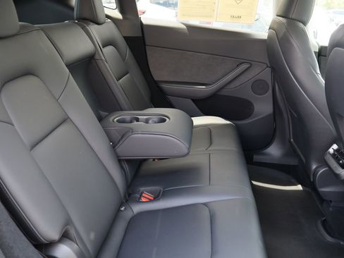 Used 2024 Tesla Model Y Long Range AWD/4WD image 24