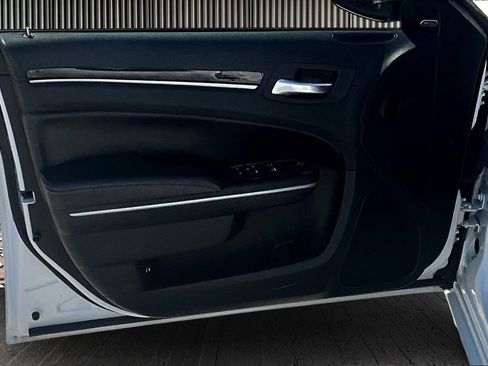 Used 2021 Chrysler 300 S image 24