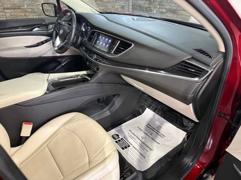 Used 2022 Buick Enclave Essence w/ Experience Buick Package FWD image 31