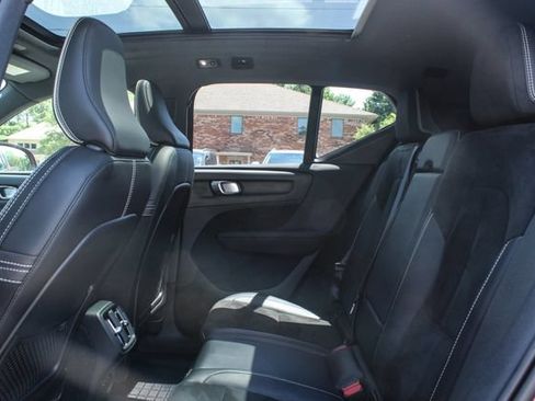 Used 2021 Volvo XC40 T5 R-Design w/ Advanced Package AWD/4WD image 31