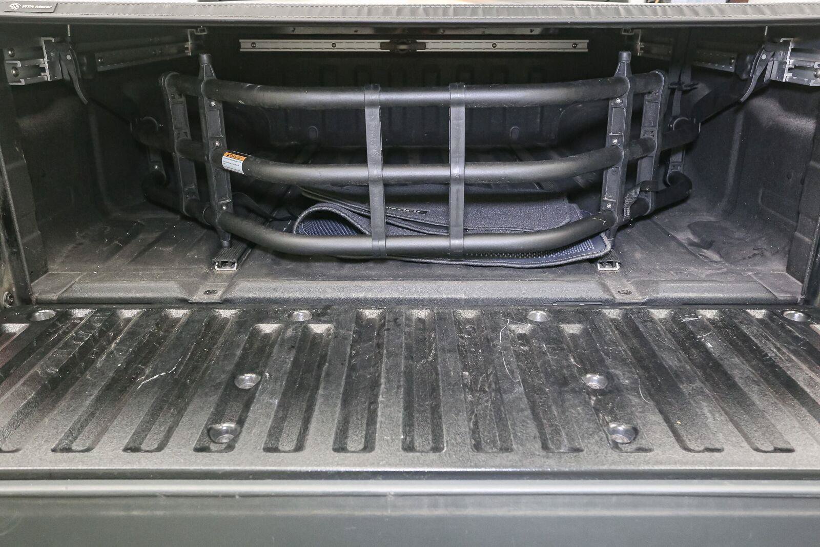 Used 2021 Nissan Frontier SV w/ Midnight Edition Floor Mats AWD/4WD image 12