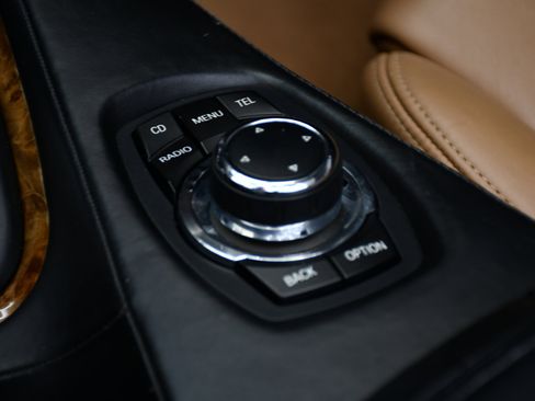 Used 2010 BMW 650i Convertible image 24