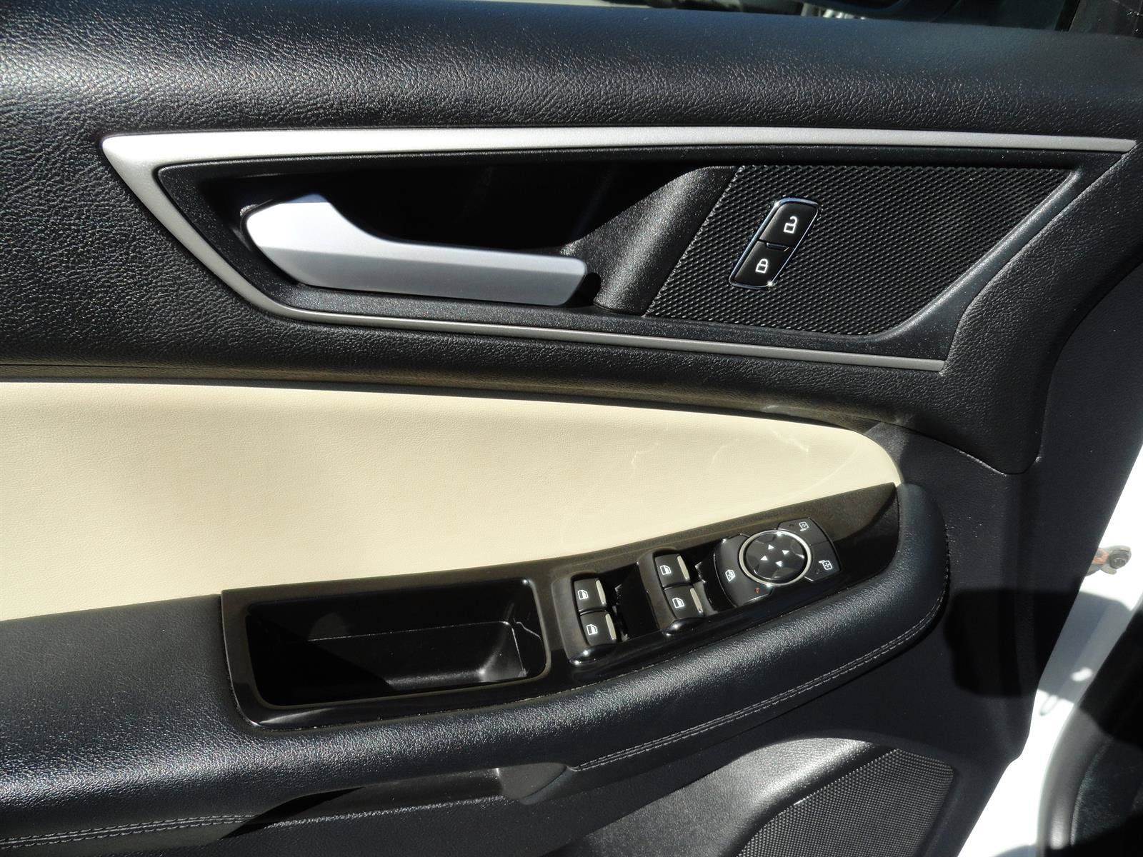 Used 2020 Ford Edge SEL AWD/4WD image 10