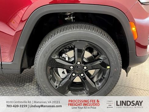 New 2025 Jeep Grand Cherokee Altitude image 11