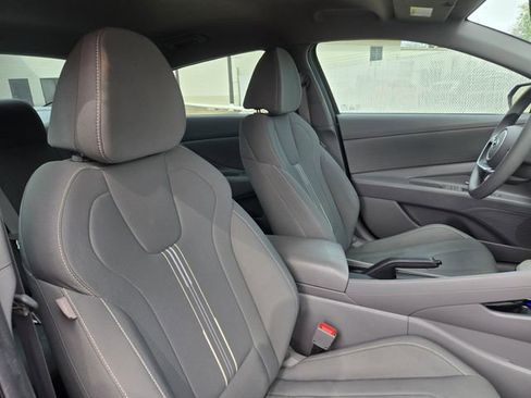 Used 2023 Hyundai Elantra SEL w/ Preferred Accessory Package image 19