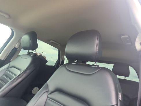 Used 2019 Ford Edge SEL w/ Equipment Group 201A AWD/4WD image 10